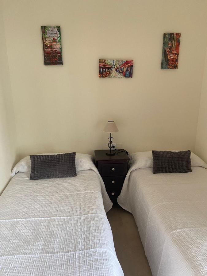 Apartamento Turistico Vega House กอร์โดบา ภายนอก รูปภาพ